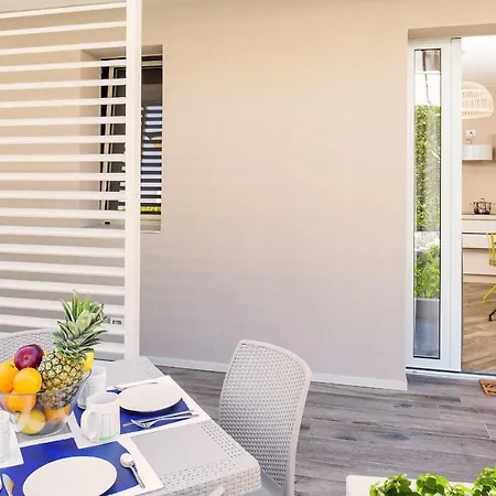 Modern Ground Floor With Private Terrace And Pool Lägenhet Bardolino