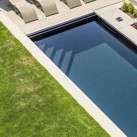 Lägenhet Modern Ground Floor With Private Terrace And Pool *
