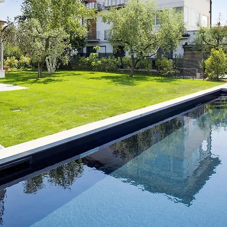 Modern Ground Floor With Private Terrace And Pool Lägenhet Bardolino