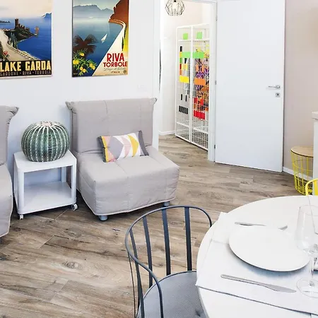 Modern Ground Floor With Private Terrace And Pool * Bardolino